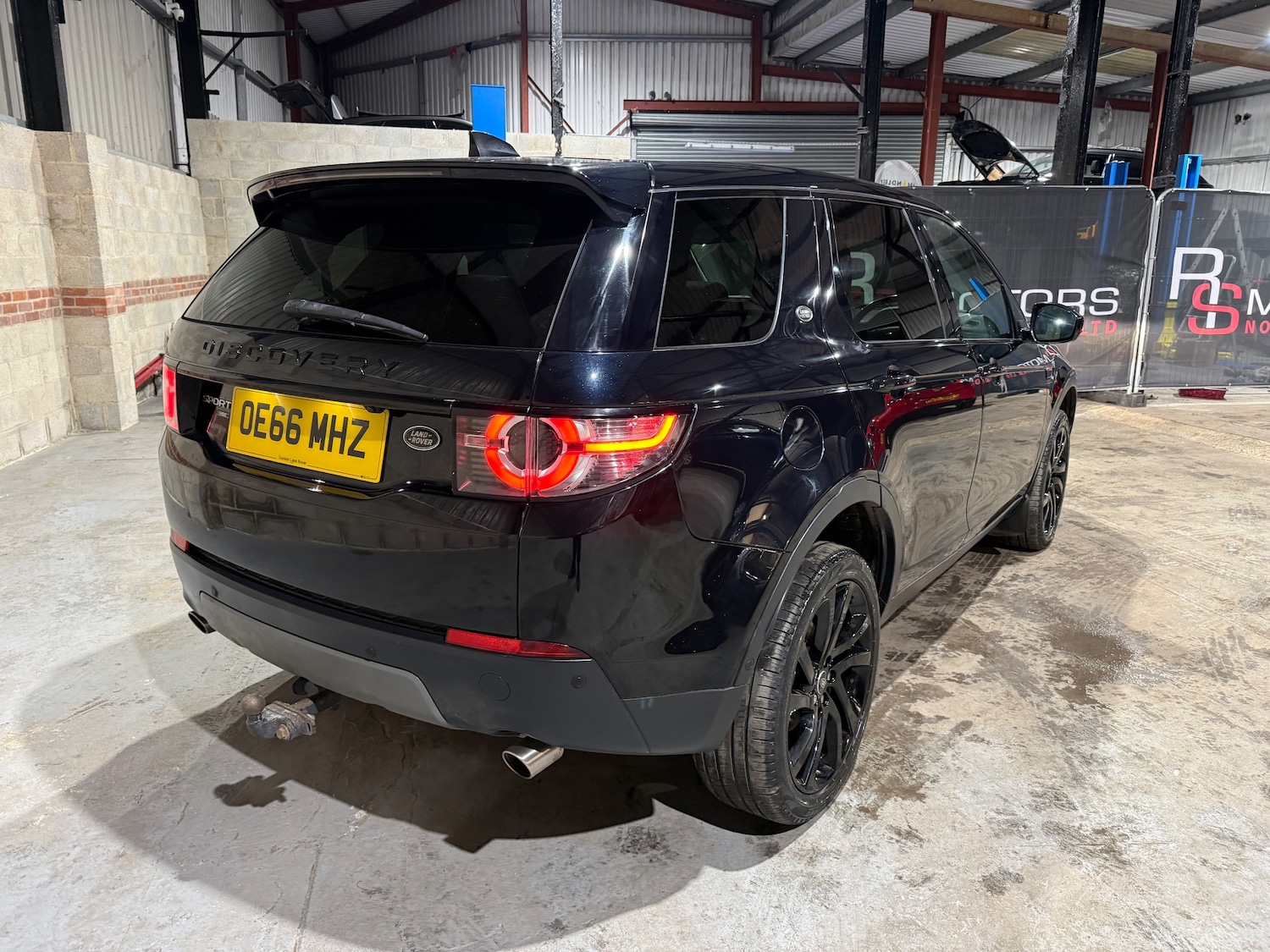 Used Land Rover Discovery Sport 2016 for sale - 77313005: Photo 3