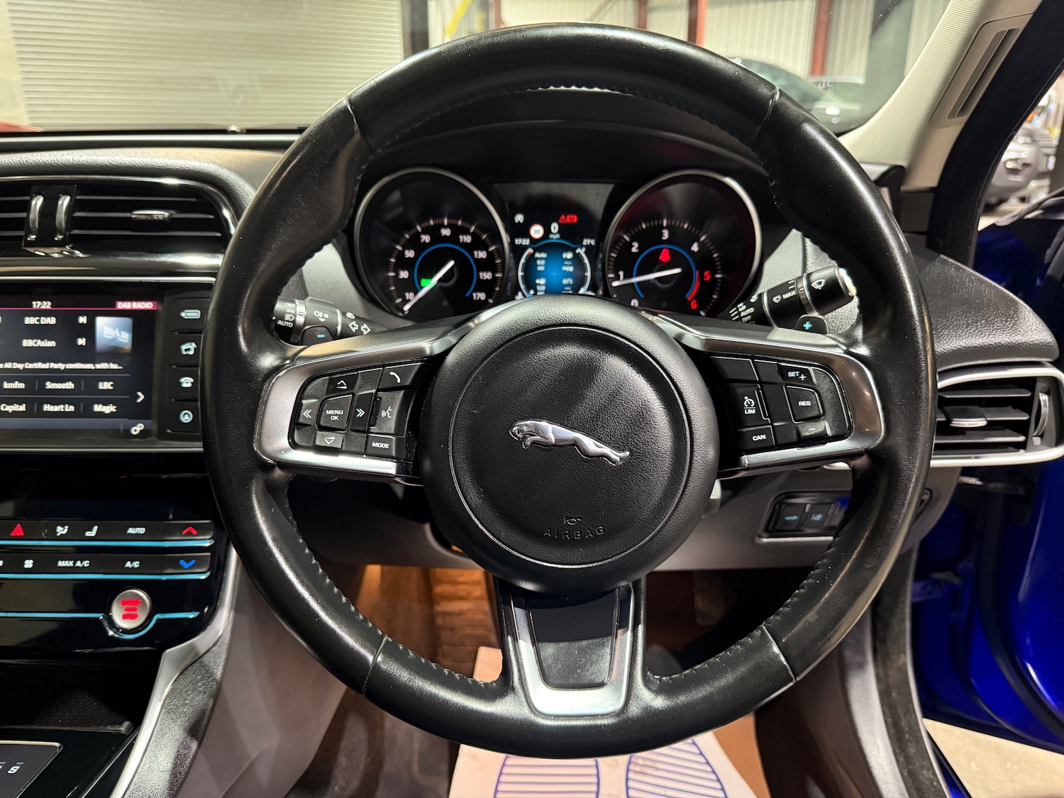 Used Jaguar XE 2018 for sale - 76495789: Photo 28