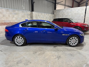 Used Jaguar XE 2018 for sale - 76495789: Photo