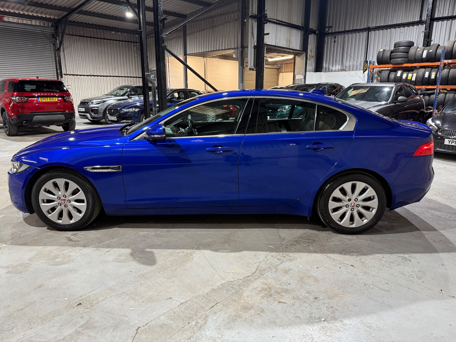 Used Jaguar XE 2018 for sale - 76495789: Photo 3