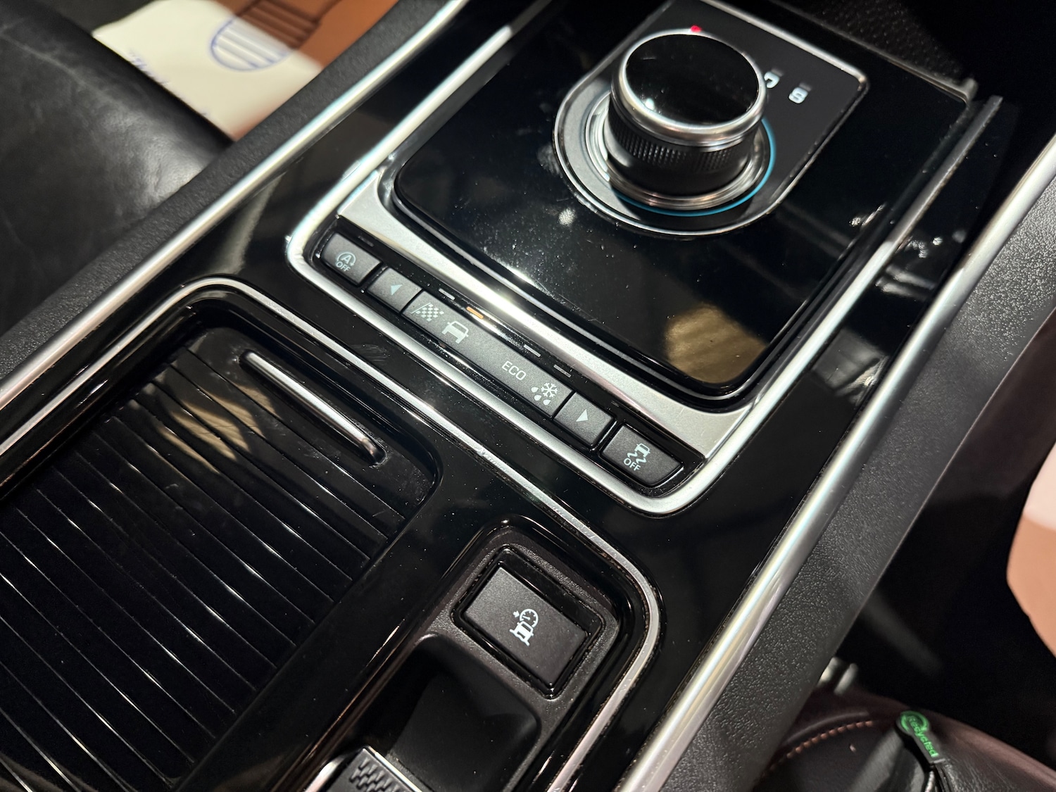 Used Jaguar XE 2018 for sale - 76495789: Photo 37