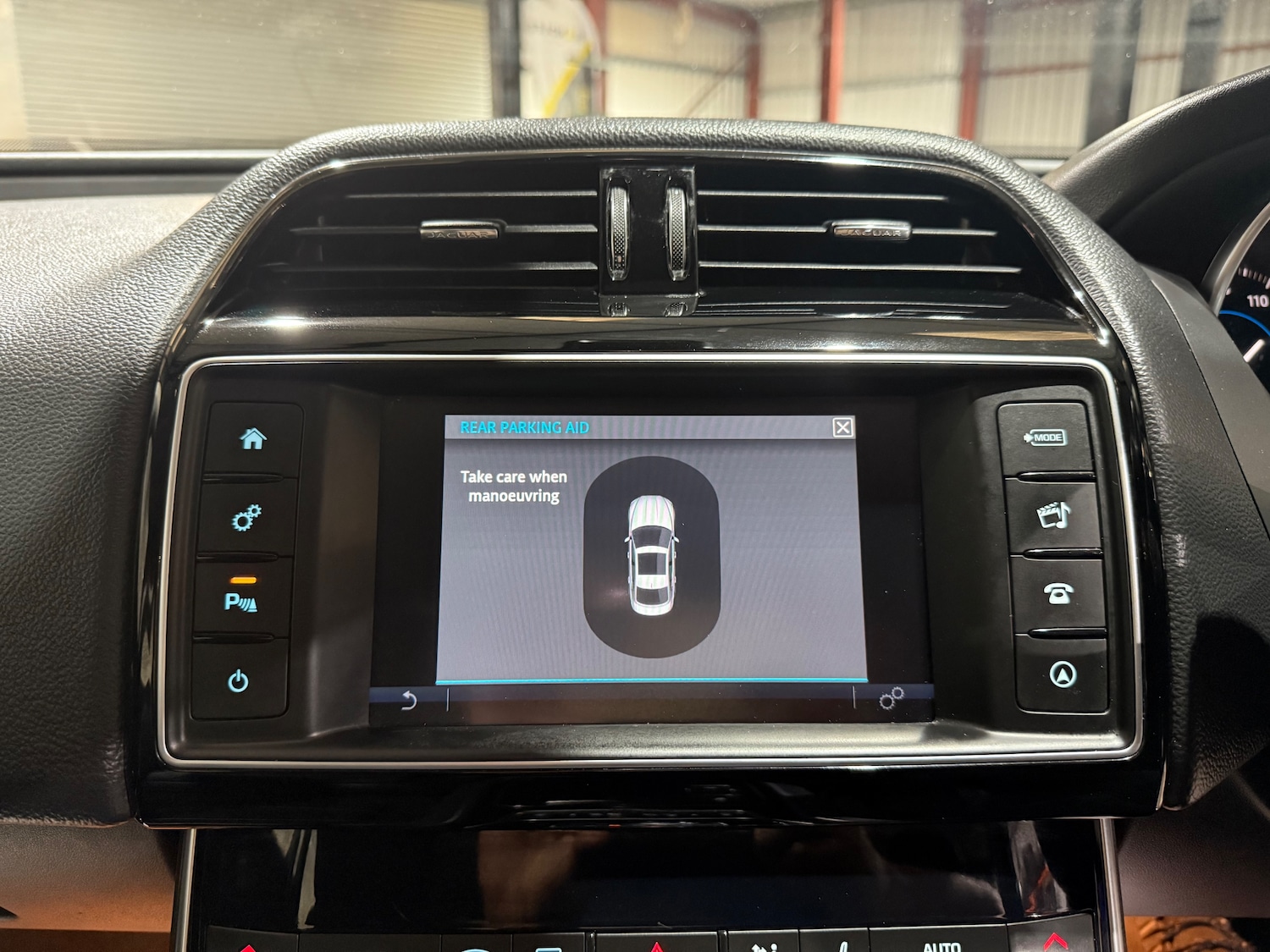 Used Jaguar XE 2018 for sale - 76495789: Photo 39