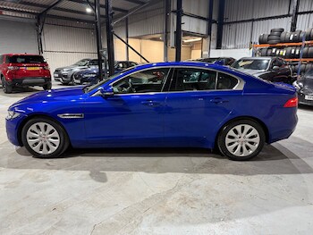 Used Jaguar XE 2018 for sale - 76495789: Photo
