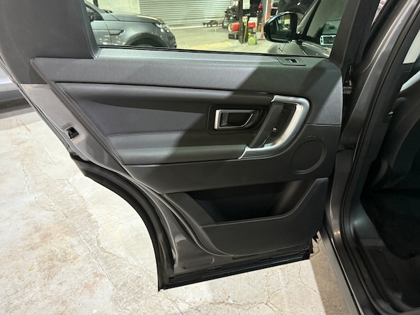 Used Land Rover Discovery Sport 2016 for sale - 76204672: Photo 14