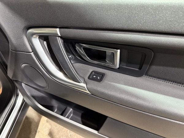 Used Land Rover Discovery Sport 2016 for sale - 76204672: Photo 26