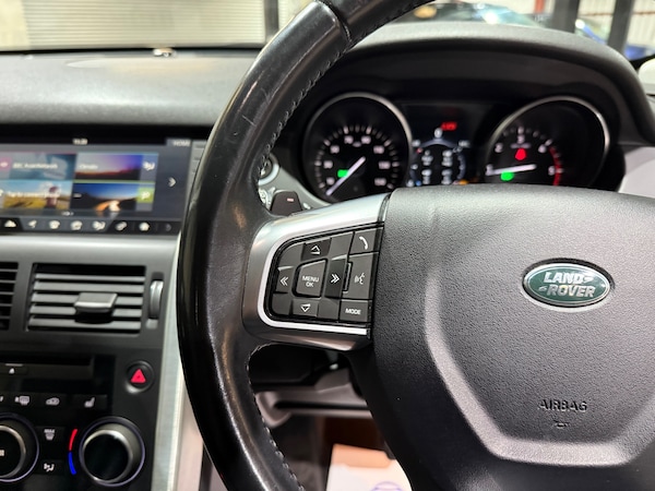 Used Land Rover Discovery Sport 2016 for sale - 76204672: Photo 30