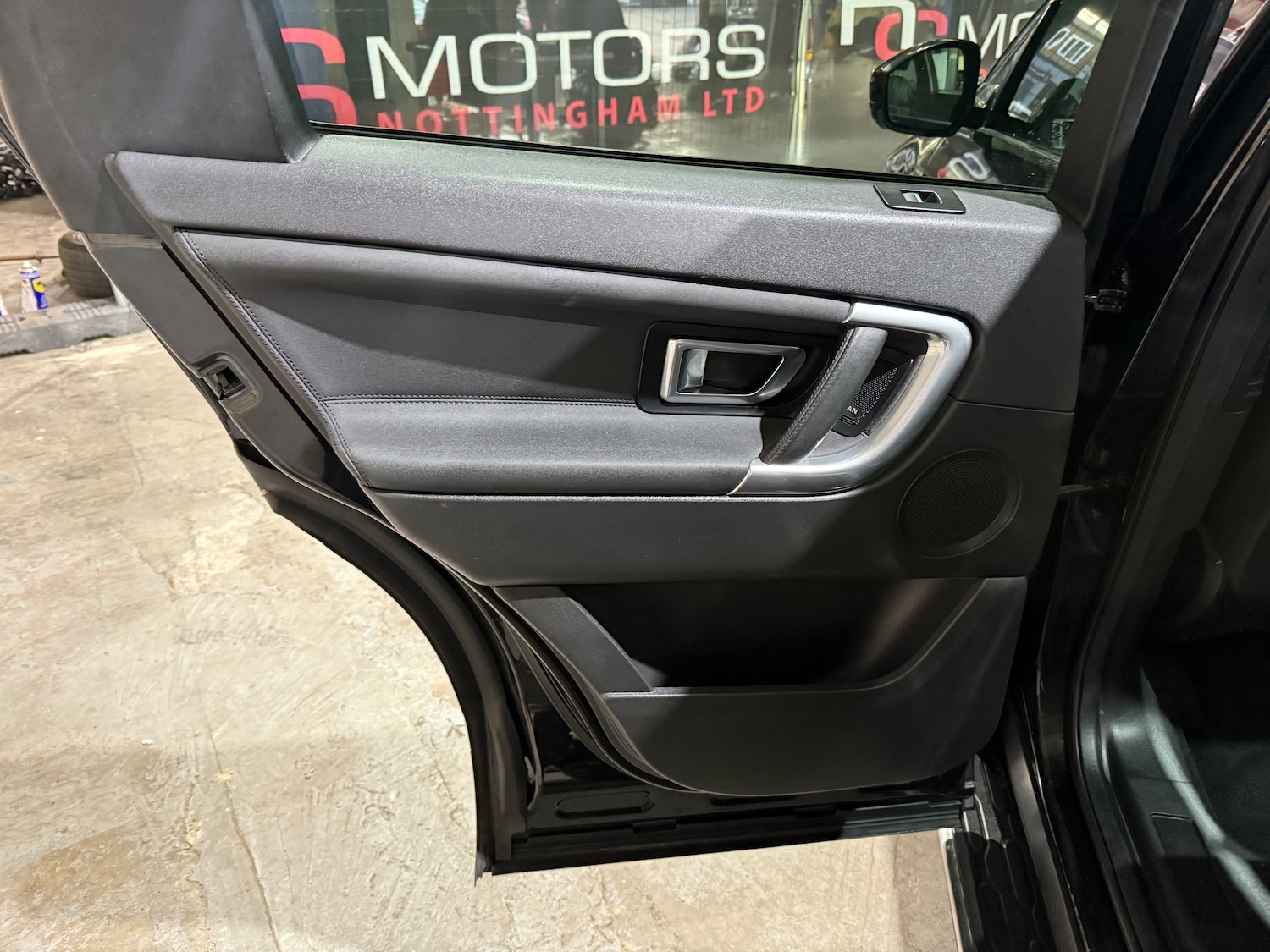 Used Land Rover Discovery Sport 2017 for sale - 77557328: Photo 12