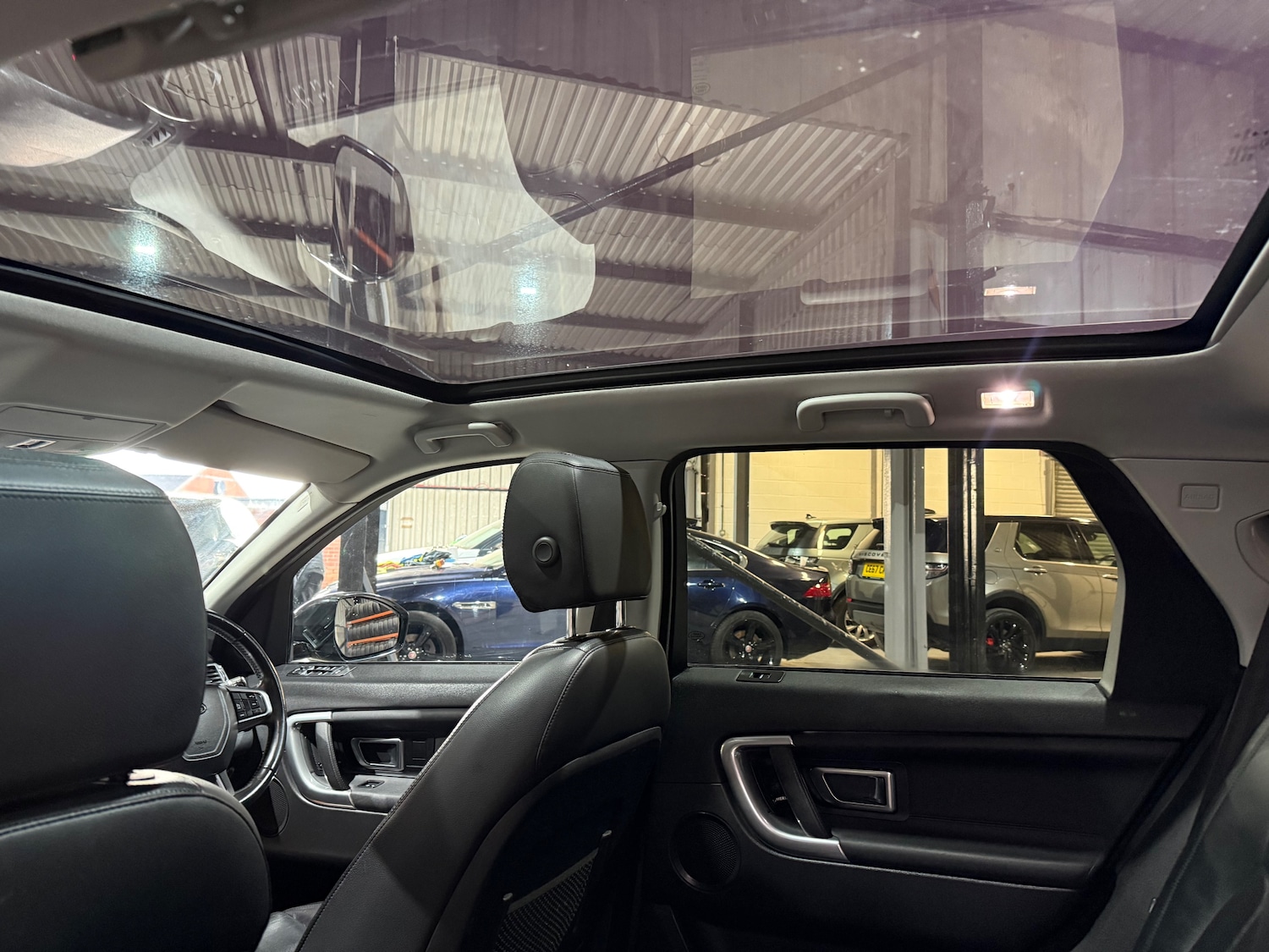 Used Land Rover Discovery Sport 2017 for sale - 77557328: Photo 15