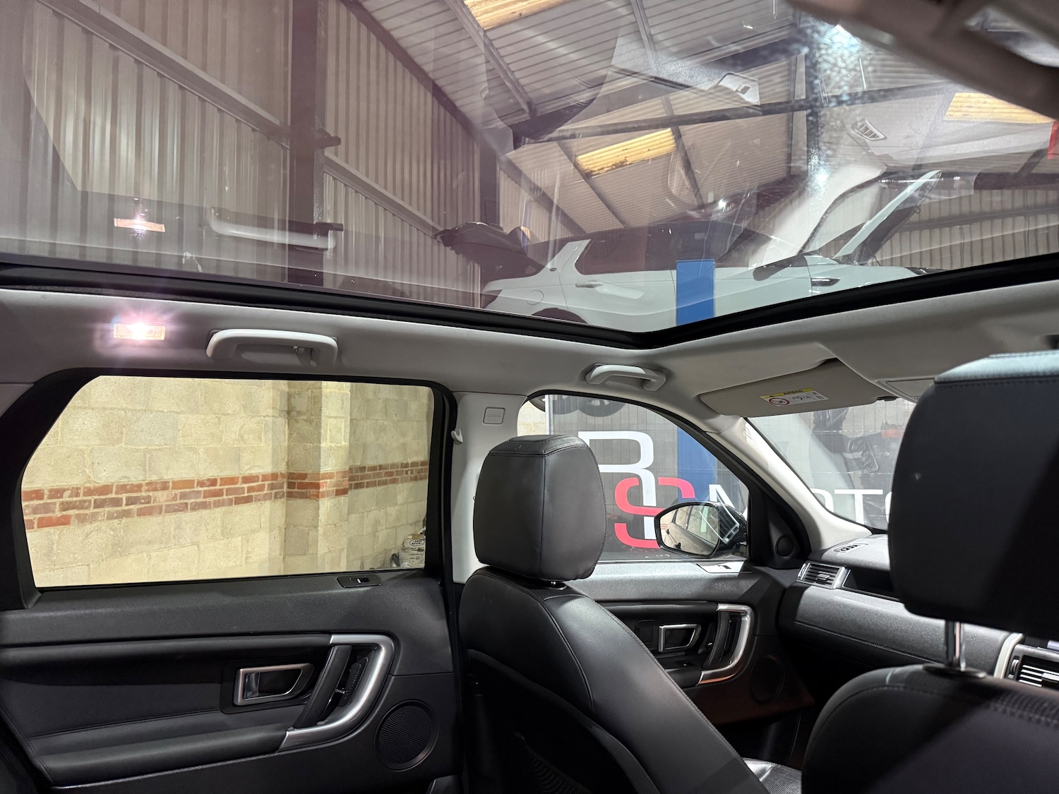 Used Land Rover Discovery Sport 2017 for sale - 77557328: Photo 24