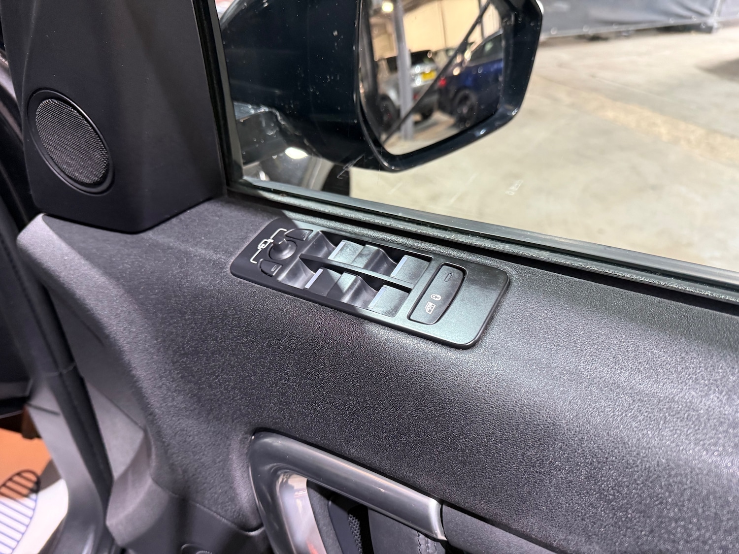 Used Land Rover Discovery Sport 2017 for sale - 77557328: Photo 27