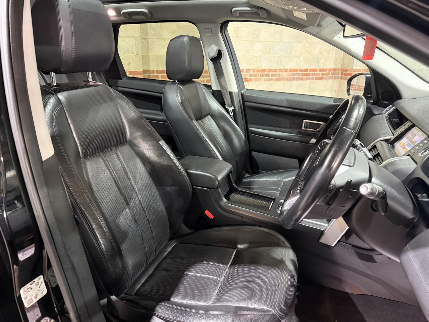 Used Land Rover Discovery Sport 2017 for sale - 77557328: Photo 30