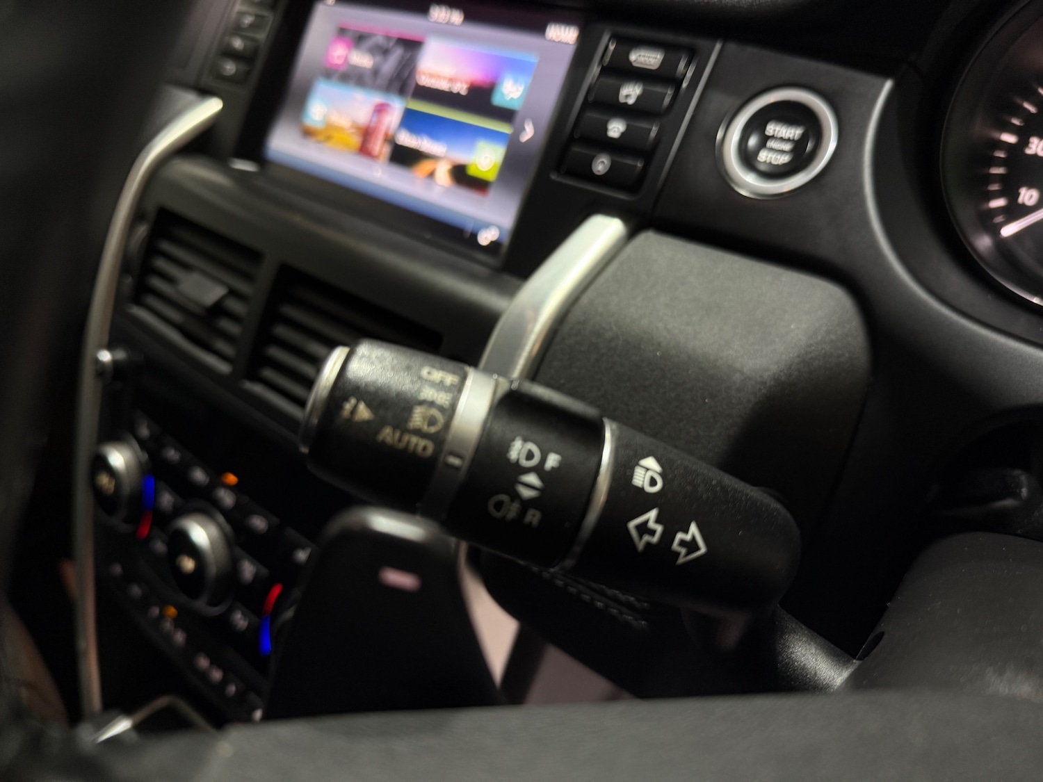 Used Land Rover Discovery Sport 2017 for sale - 77557328: Photo 38