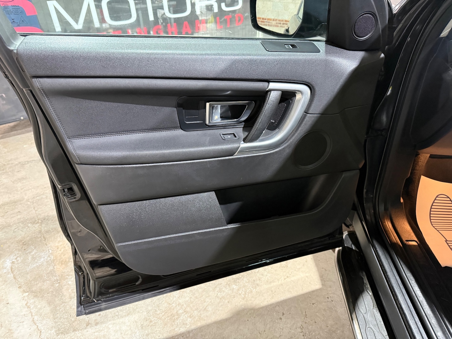 Used Land Rover Discovery Sport 2017 for sale - 77557328: Photo 7