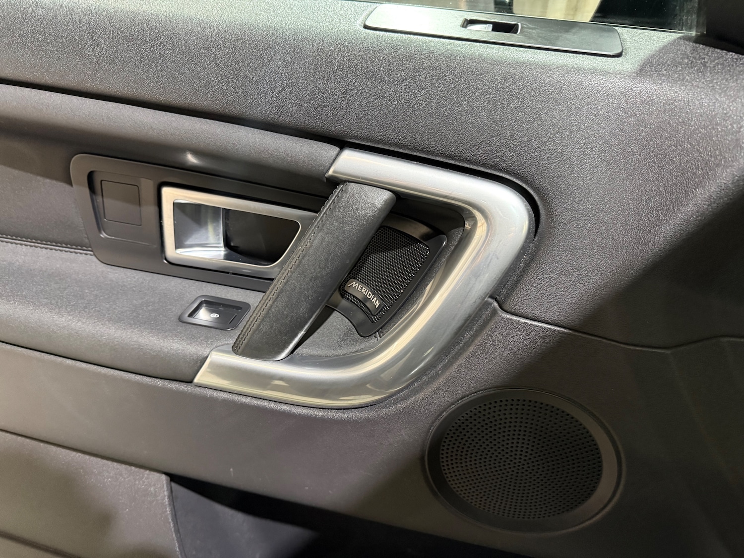 Used Land Rover Discovery Sport 2017 for sale - 77557328: Photo 8