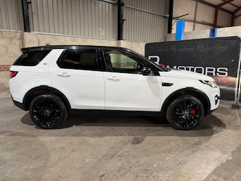 Used Land Rover Discovery Sport 2017 for sale - 78932133: Photo