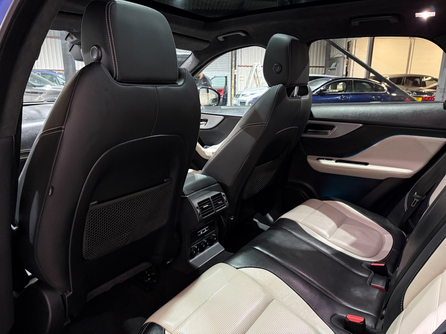 Used Jaguar F-Pace 2018 for sale - 76851351: Photo 15