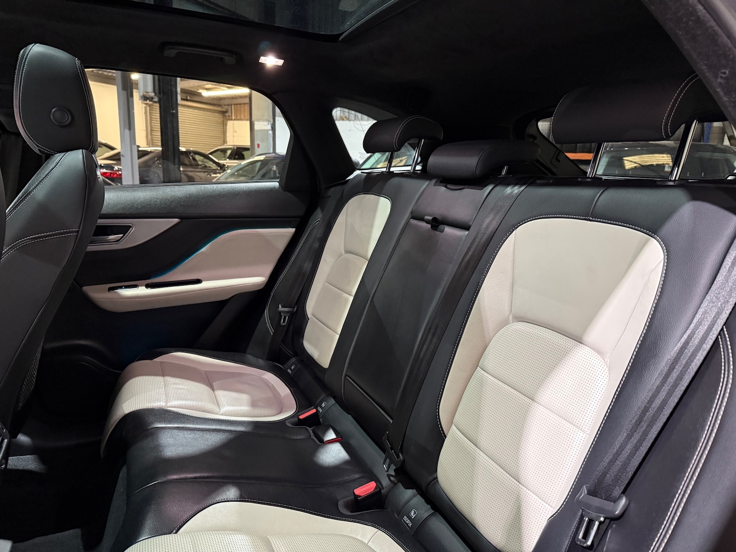 Used Jaguar F-Pace 2018 for sale - 76851351: Photo 16