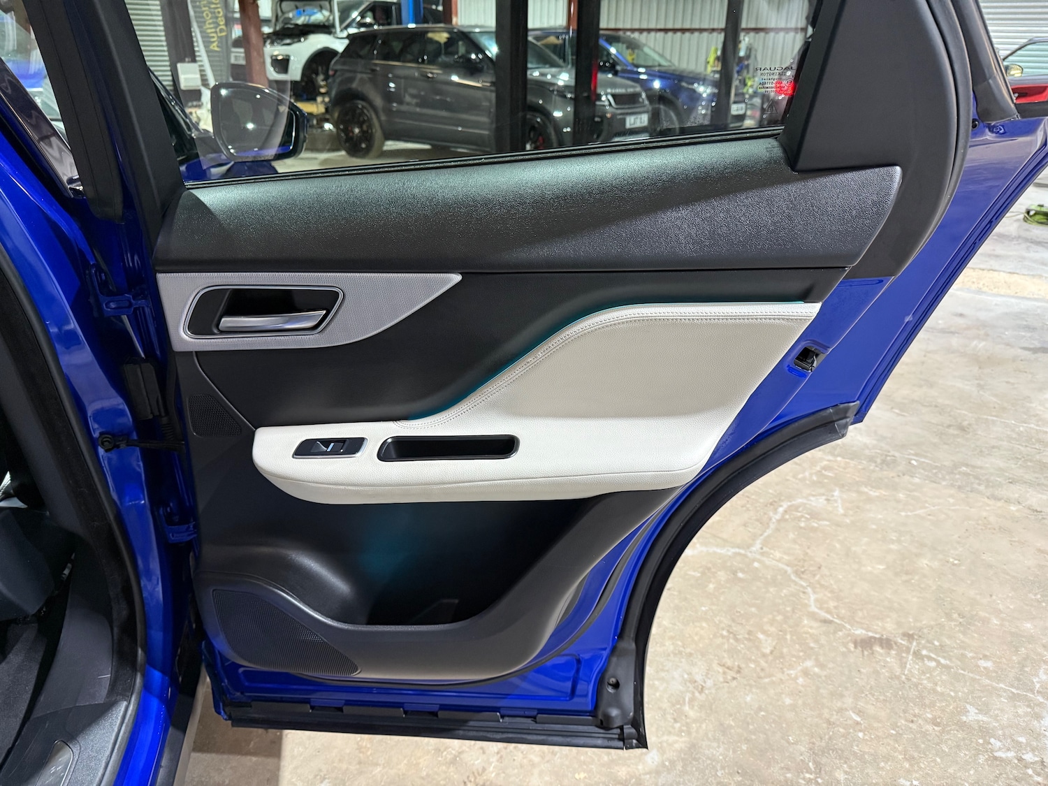 Used Jaguar F-Pace 2018 for sale - 76851351: Photo 21