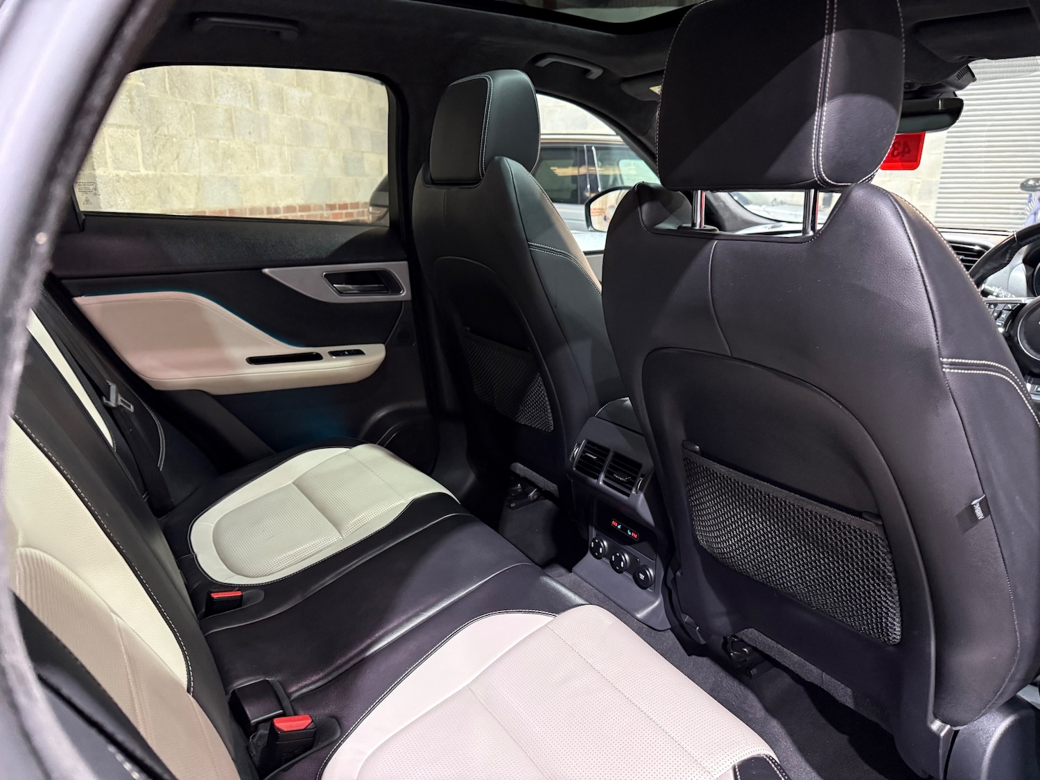 Used Jaguar F-Pace 2018 for sale - 76851351: Photo 22