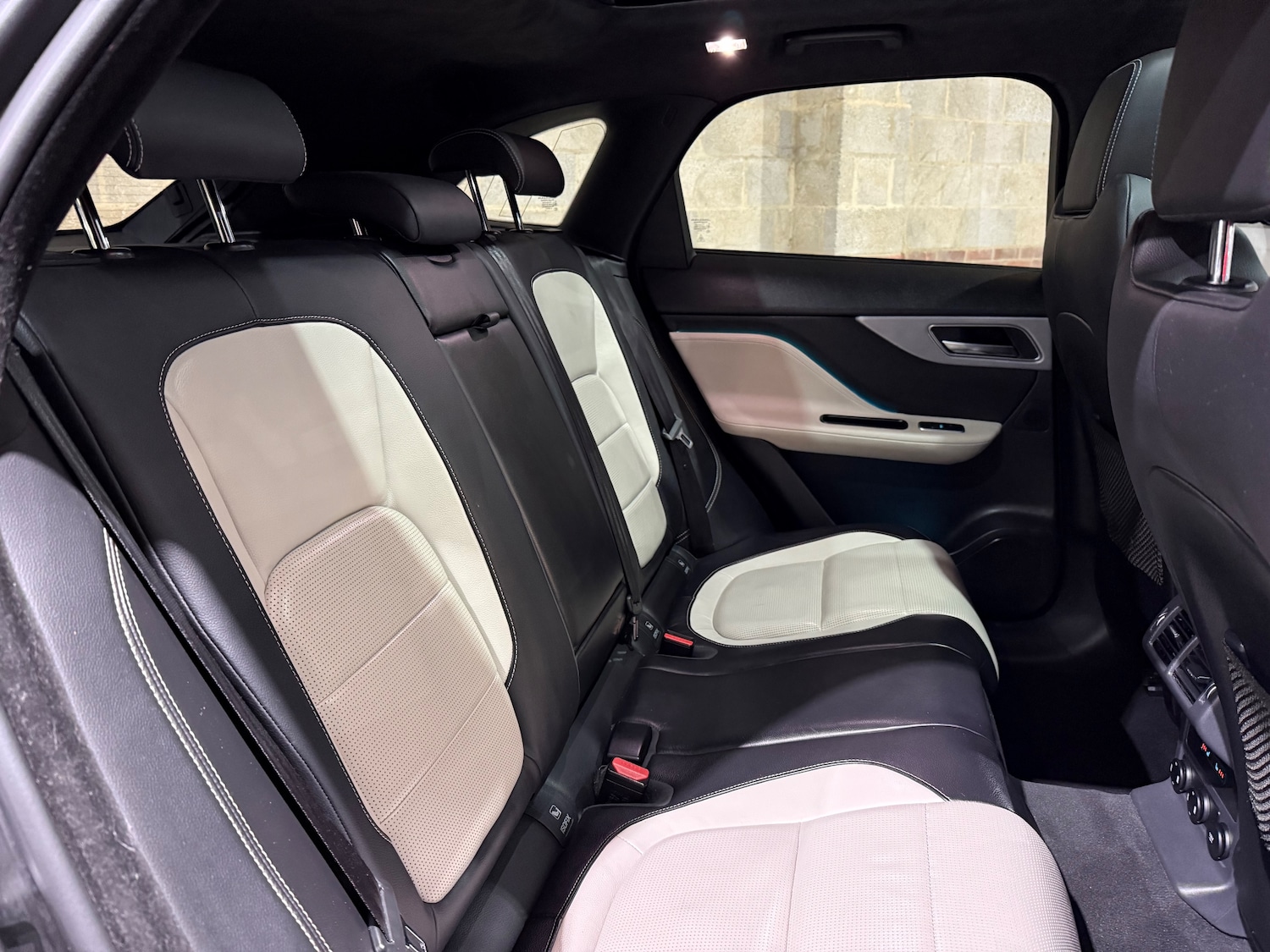 Used Jaguar F-Pace 2018 for sale - 76851351: Photo 23