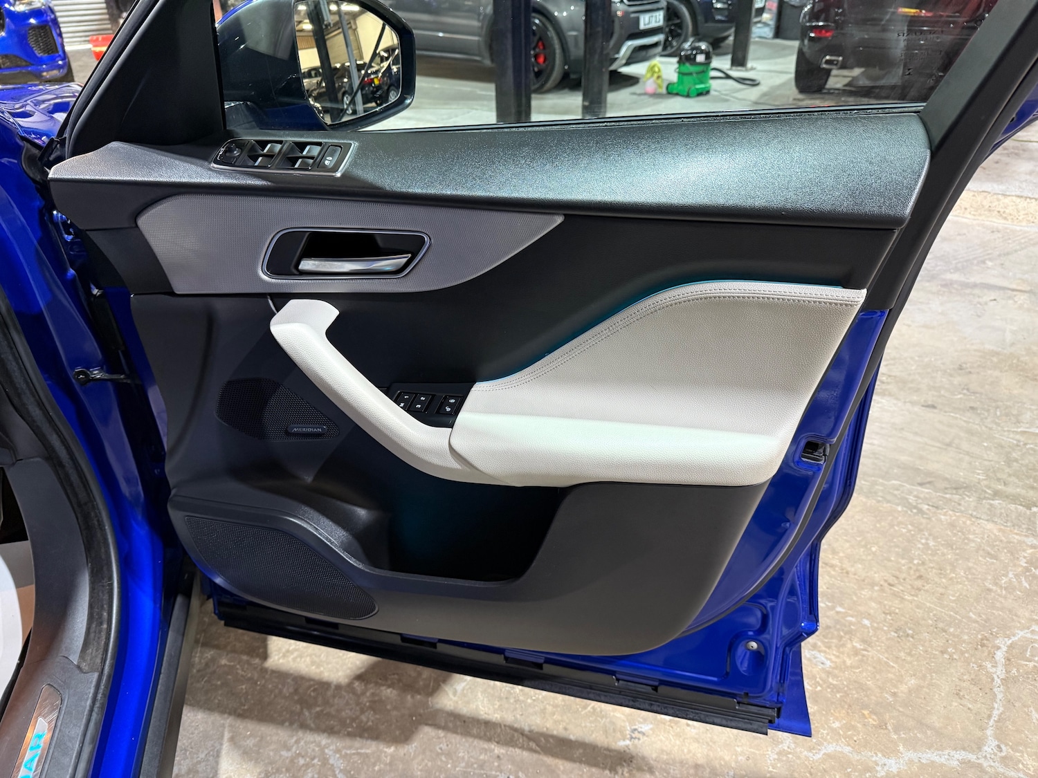 Used Jaguar F-Pace 2018 for sale - 76851351: Photo 24