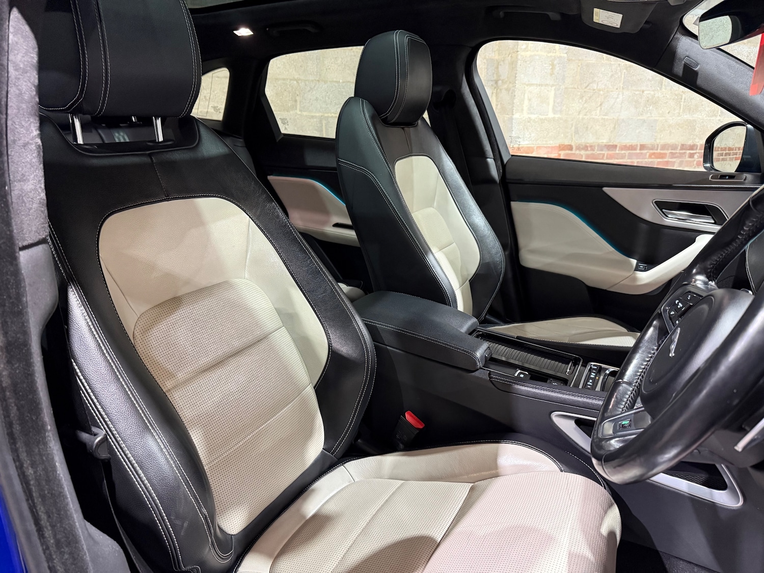 Used Jaguar F-Pace 2018 for sale - 76851351: Photo 29