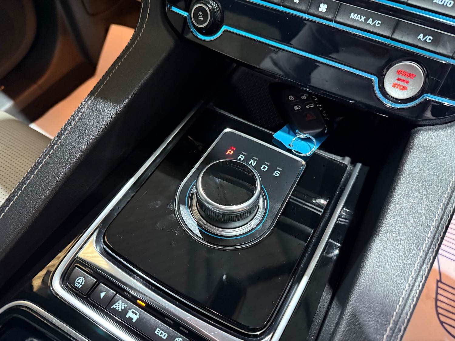 Used Jaguar F-Pace 2018 for sale - 76851351: Photo 46