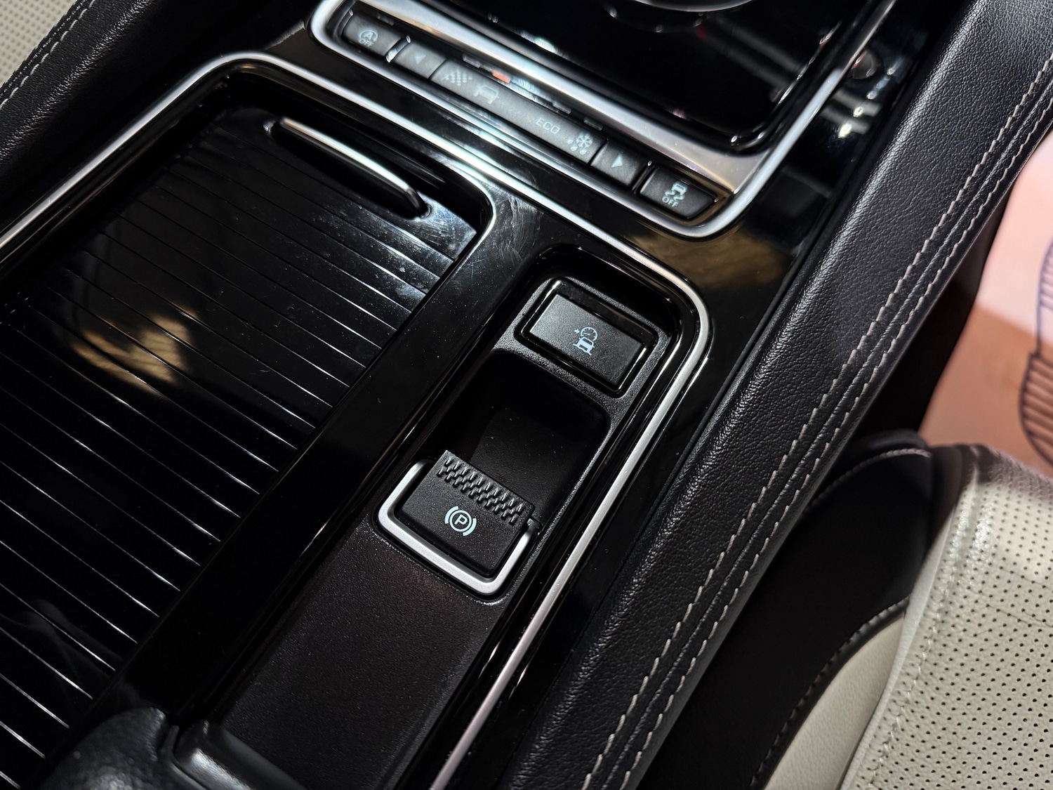 Used Jaguar F-Pace 2018 for sale - 76851351: Photo 48