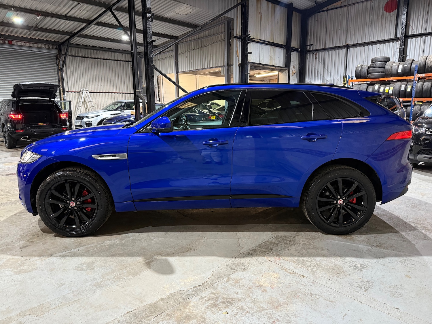 Used Jaguar F-Pace 2018 for sale - 76851351: Photo 5