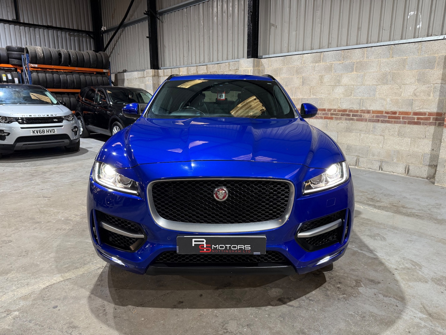 Used Jaguar F-Pace 2018 for sale - 76851351: Photo 6