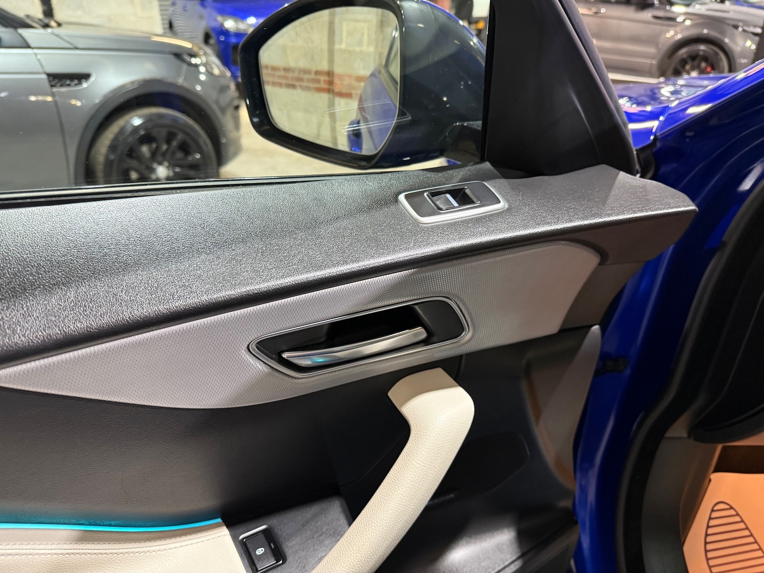 Used Jaguar F-Pace 2018 for sale - 76851351: Photo 8