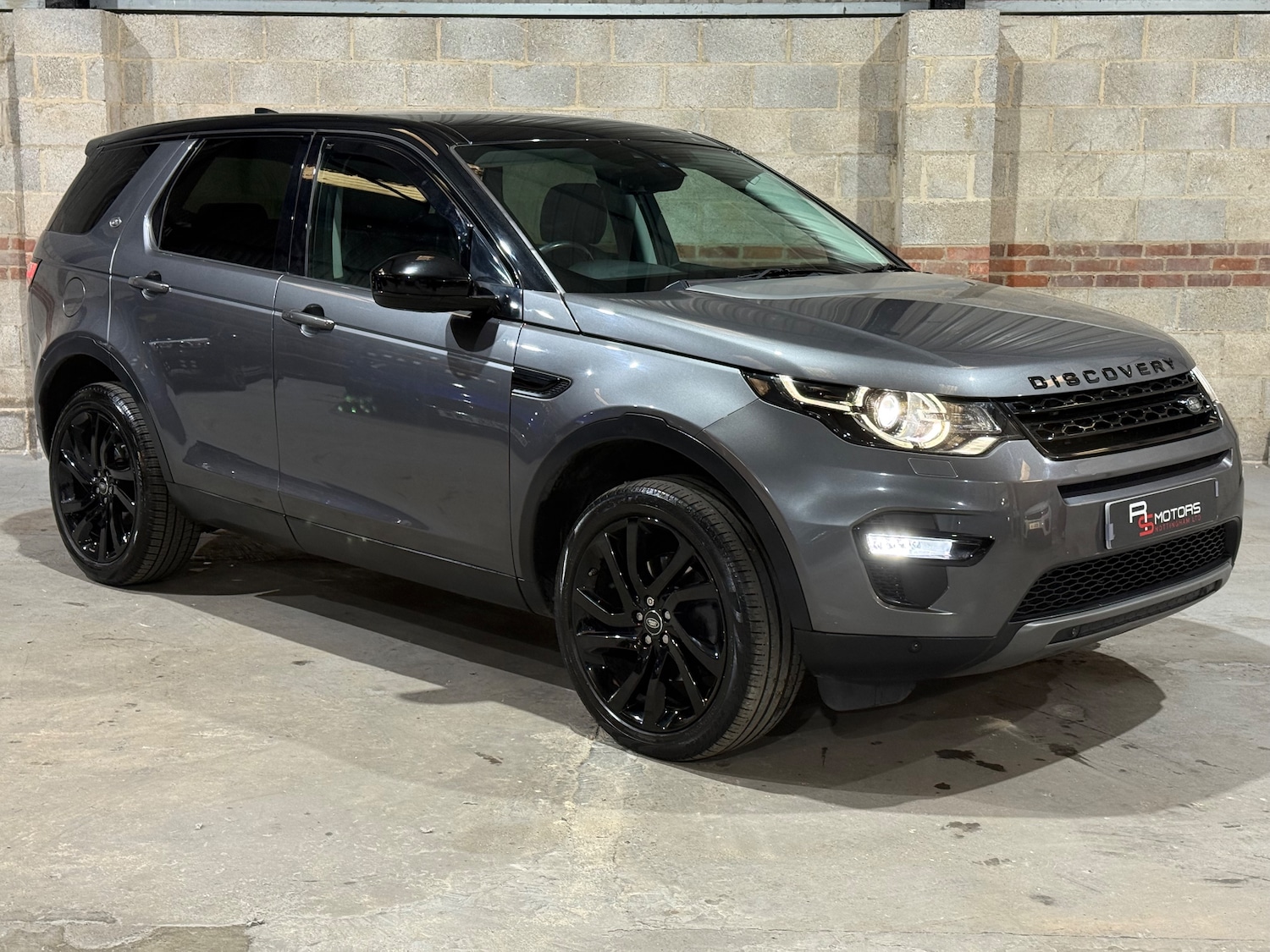 Used Land Rover Discovery Sport 2016 for sale - 76090062: Photo 1