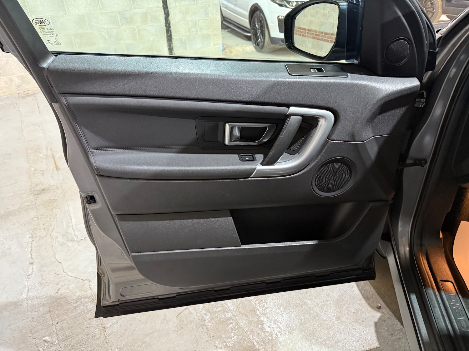Used Land Rover Discovery Sport 2016 for sale - 76090062: Photo 7