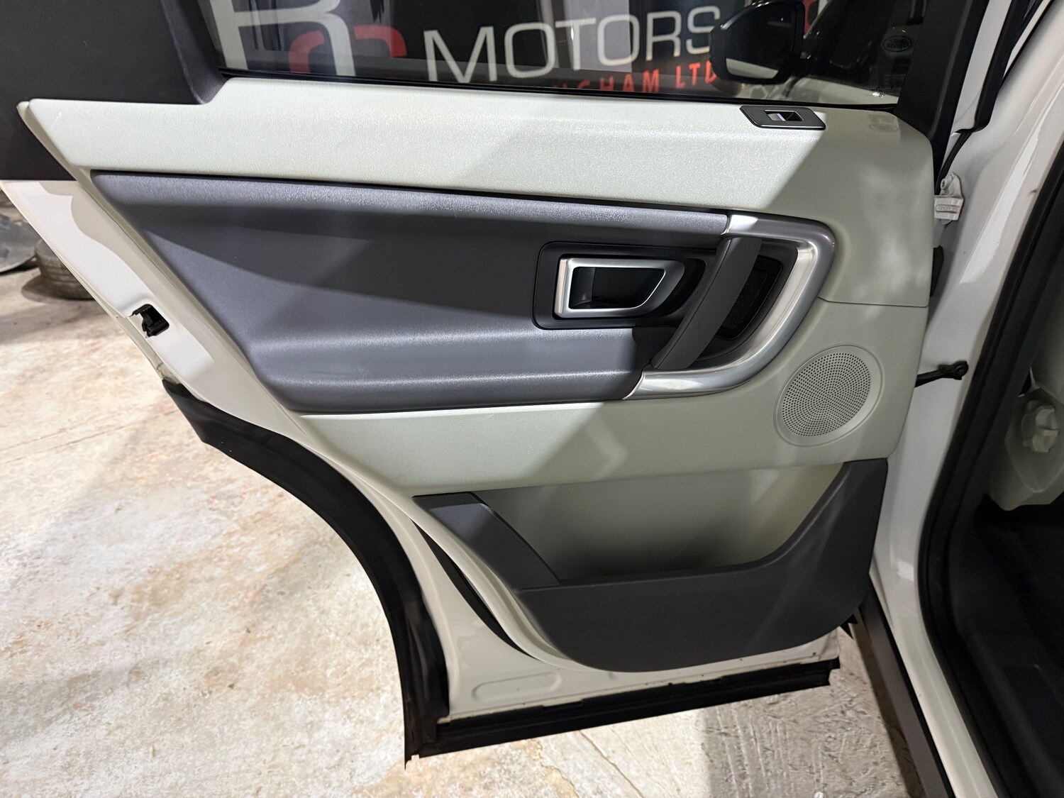 Used Land Rover Discovery Sport 2017 for sale - 77428289: Photo 14