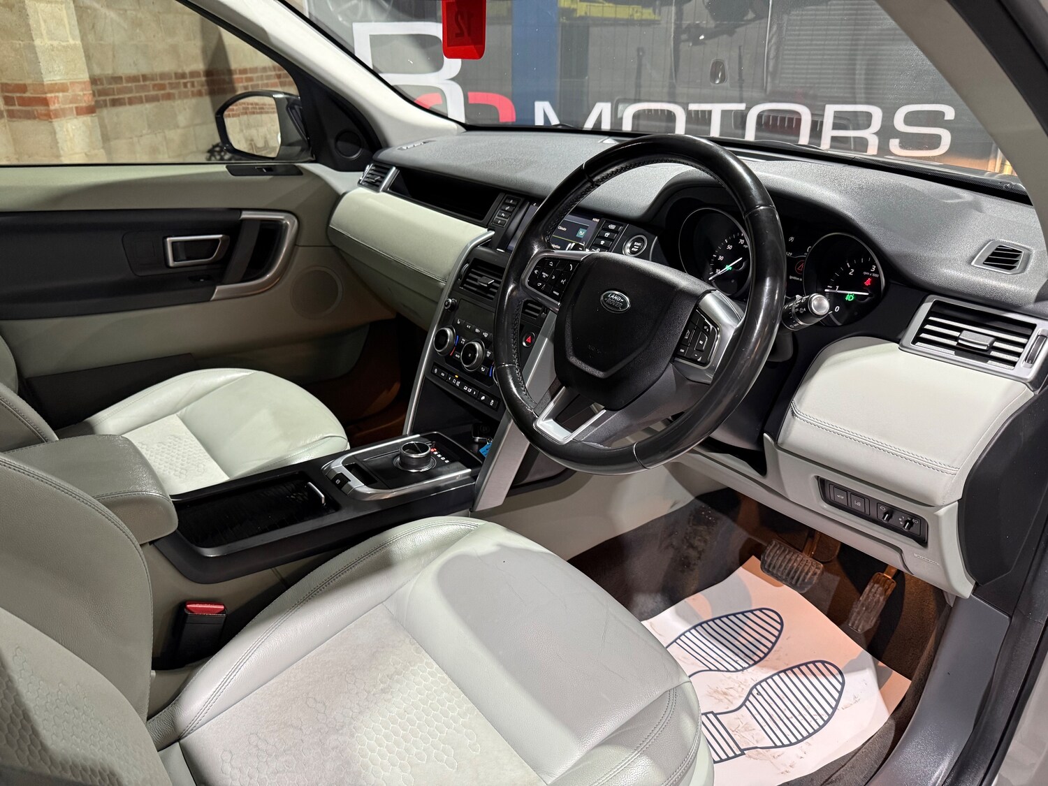 Used Land Rover Discovery Sport 2017 for sale - 77428289: Photo 26