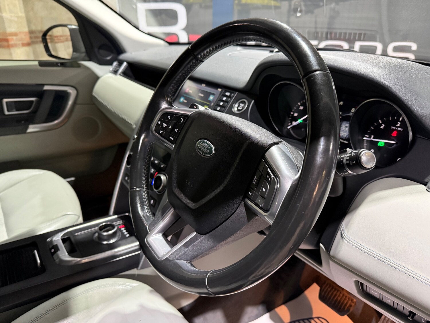 Used Land Rover Discovery Sport 2017 for sale - 77428289: Photo 29