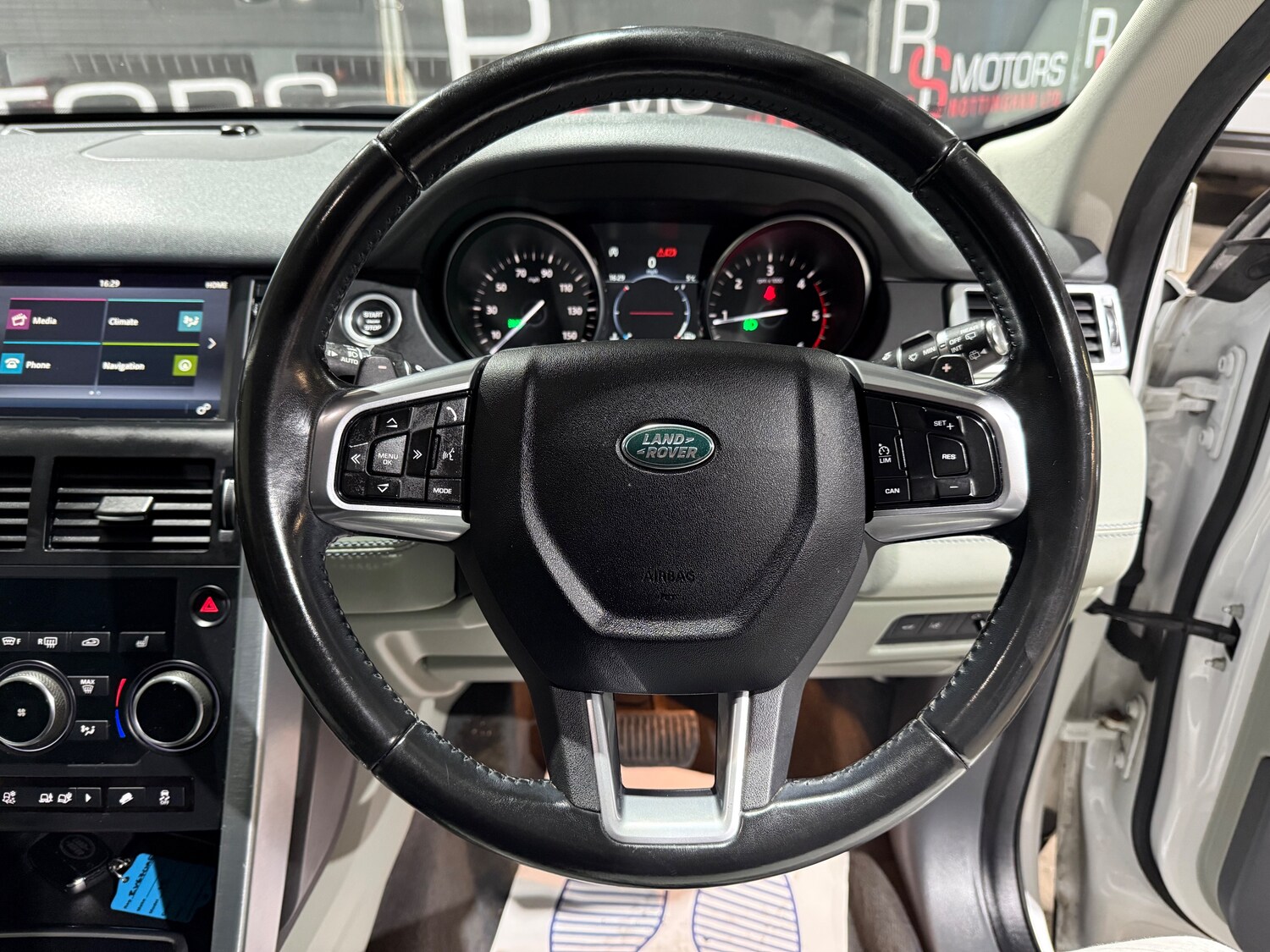 Used Land Rover Discovery Sport 2017 for sale - 77428289: Photo 30