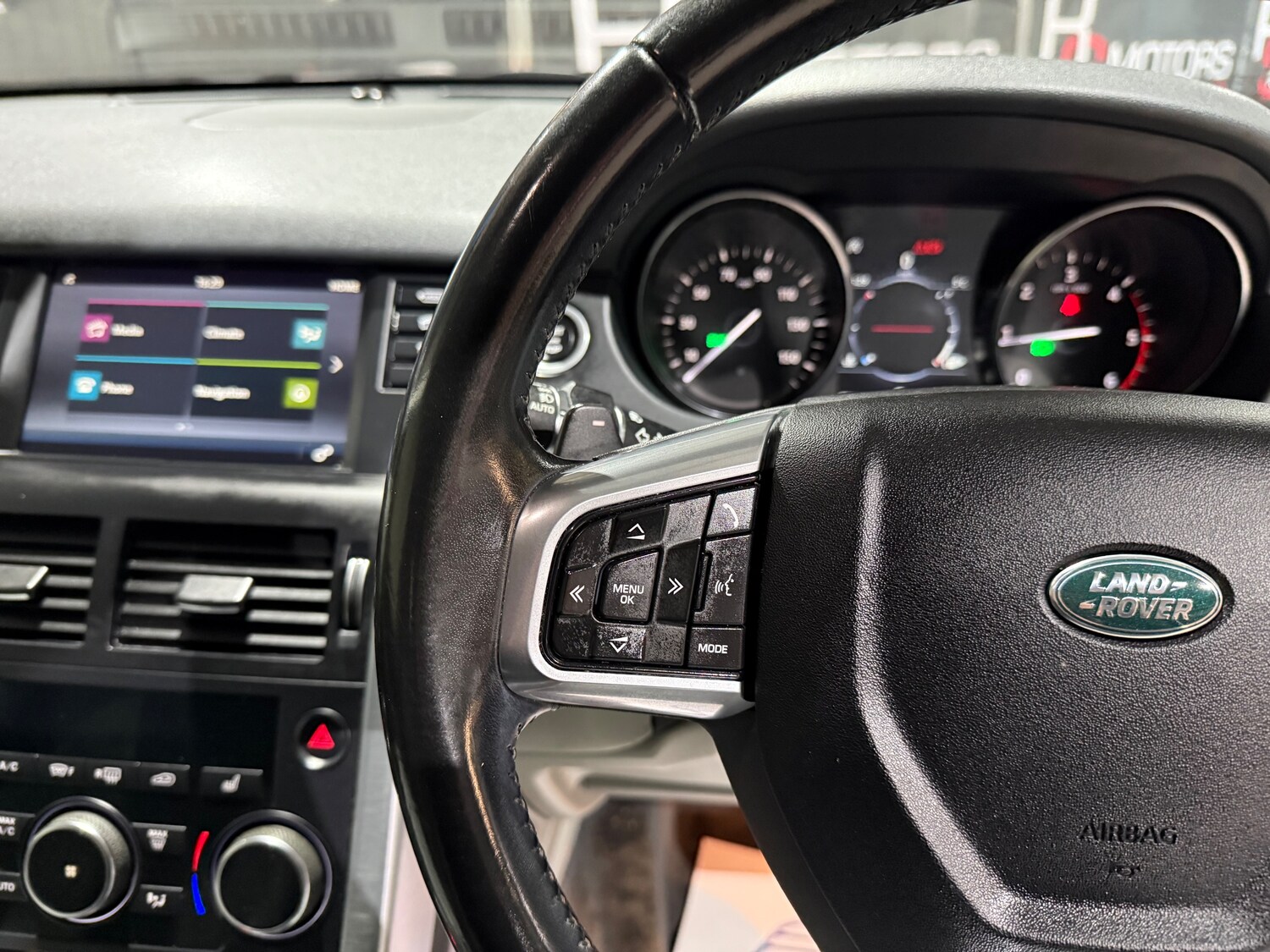 Used Land Rover Discovery Sport 2017 for sale - 77428289: Photo 31