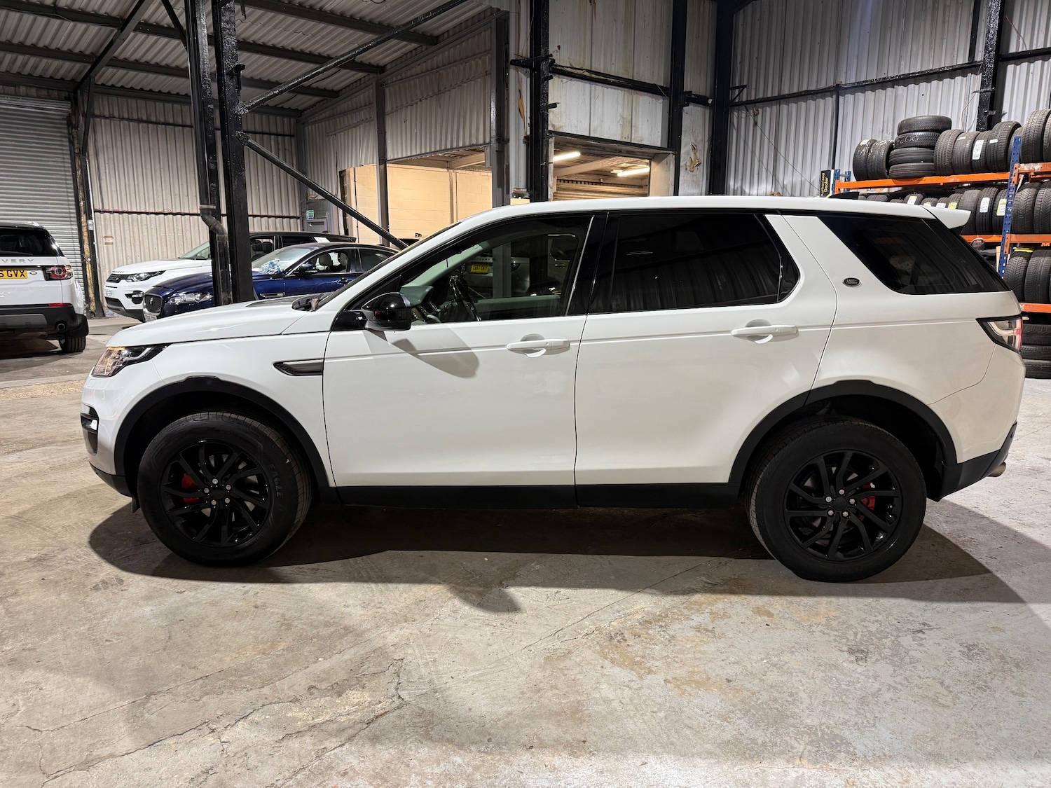 Used Land Rover Discovery Sport 2017 for sale - 77428289: Photo 5