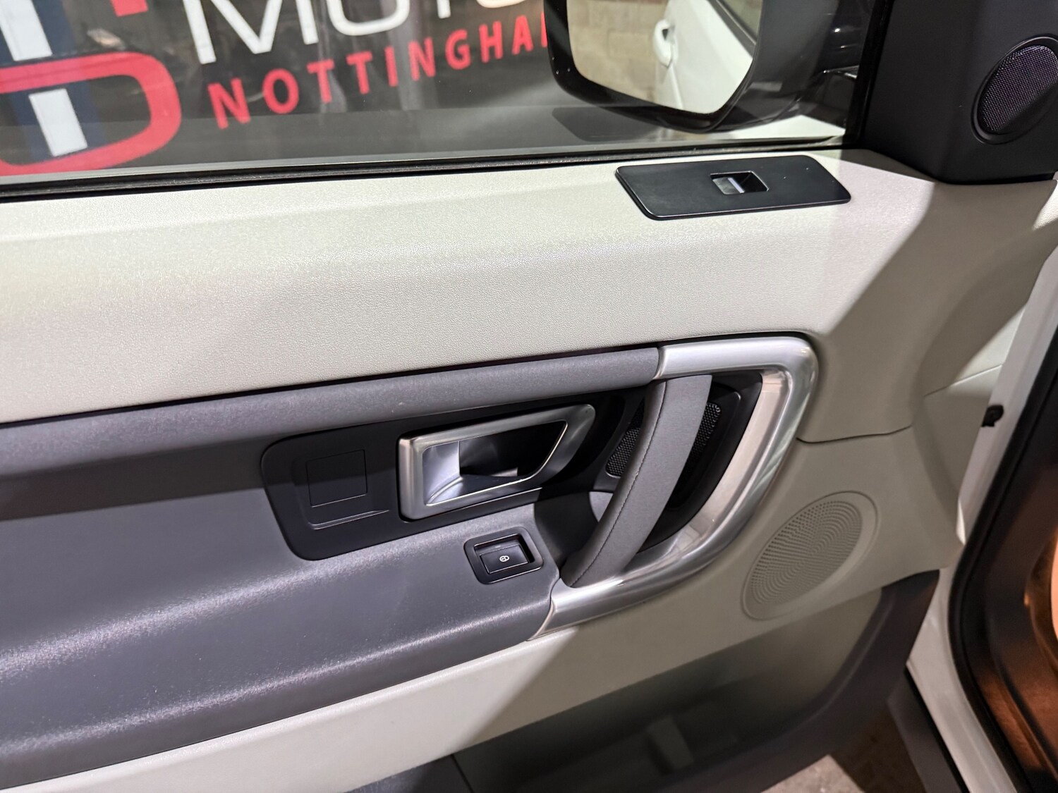 Used Land Rover Discovery Sport 2017 for sale - 77428289: Photo 8