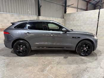 Used Jaguar F-Pace 2017 for sale - 76023867: Photo 2