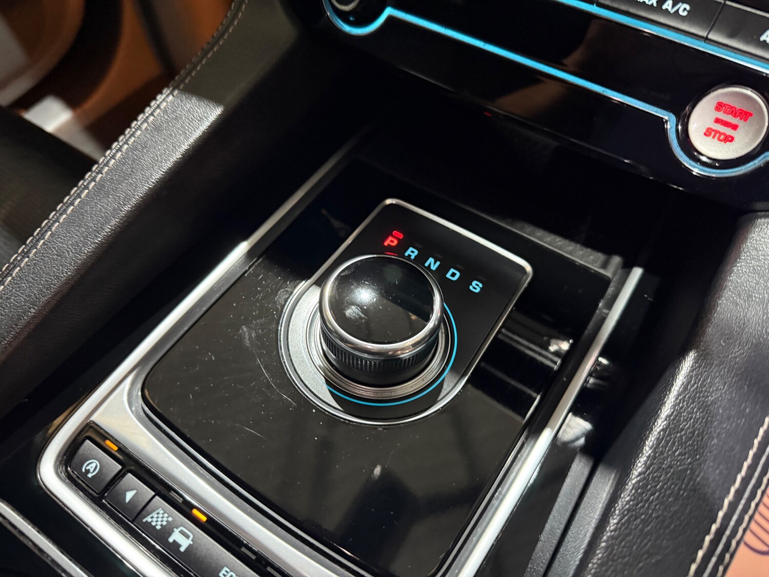 Used Jaguar F-Pace 2017 for sale - 76023867: Photo 38