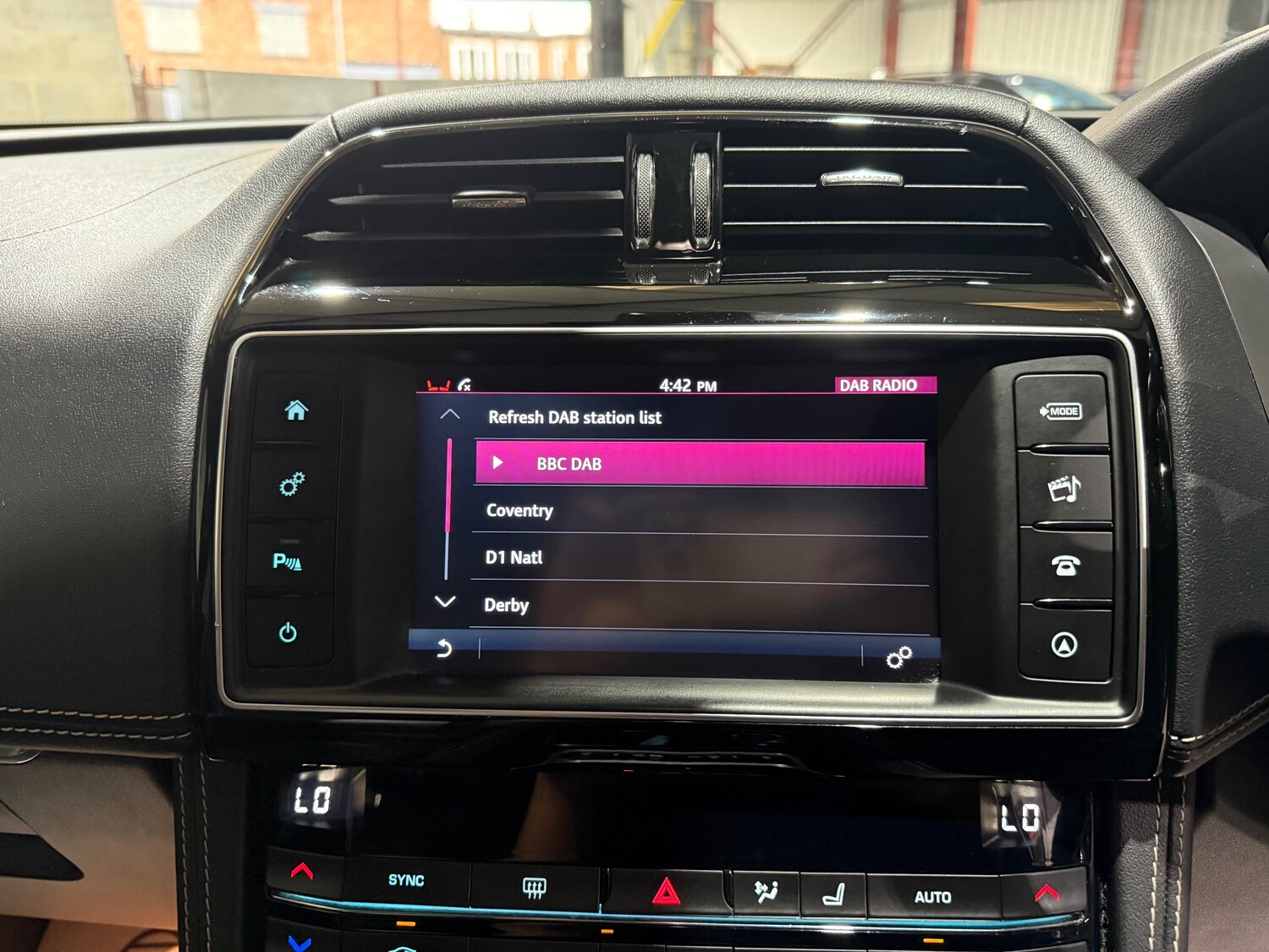 Used Jaguar F-Pace 2017 for sale - 76023867: Photo 43