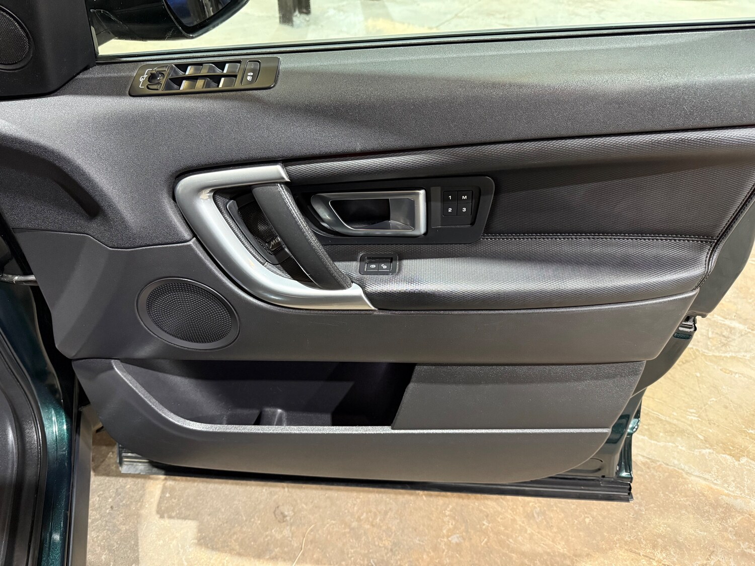 Used Land Rover Discovery Sport 2017 for sale - 77946252: Photo 40