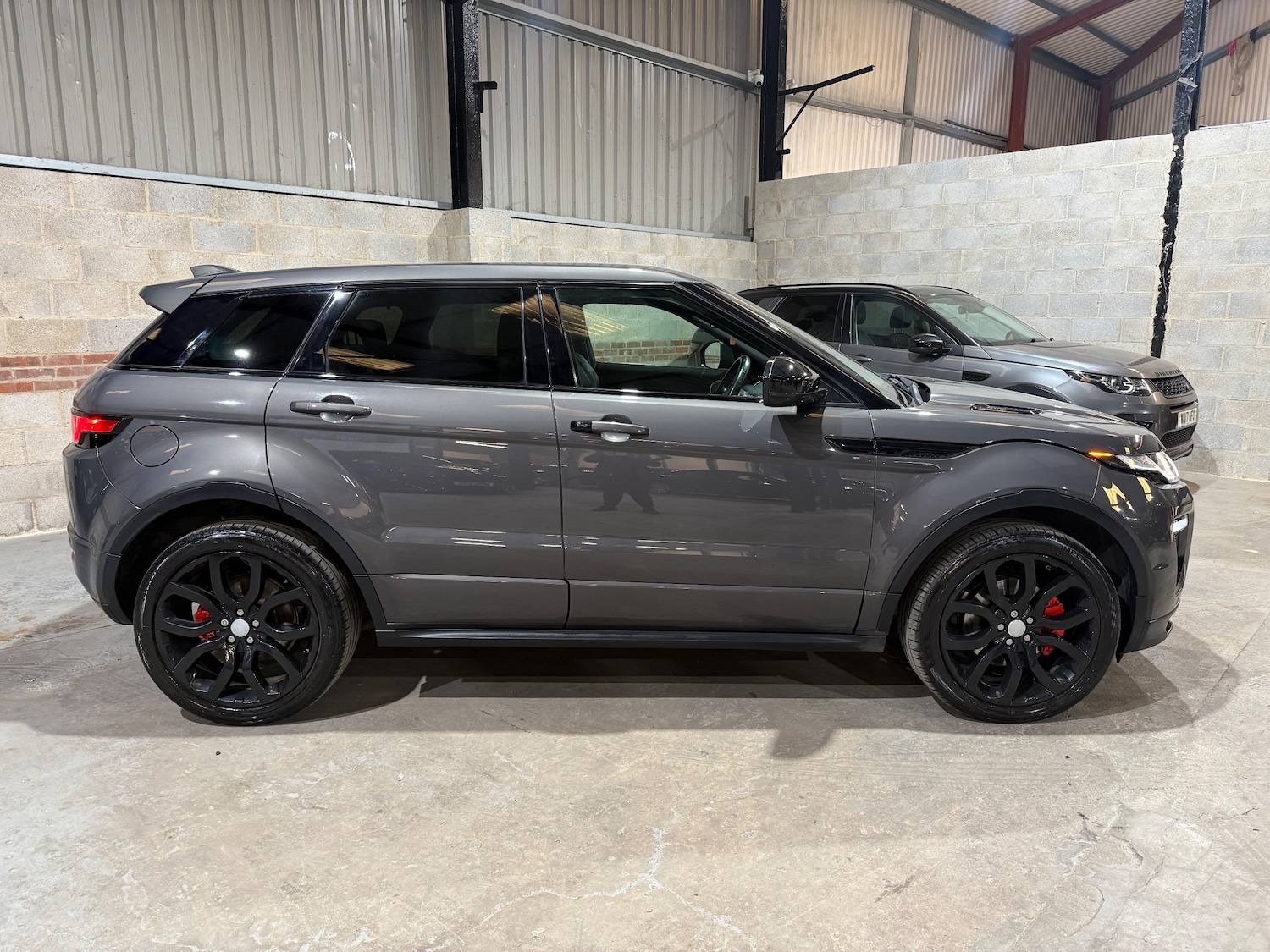 Used Land Rover Range Rover Evoque 2017 for sale - 76739377: Photo 2