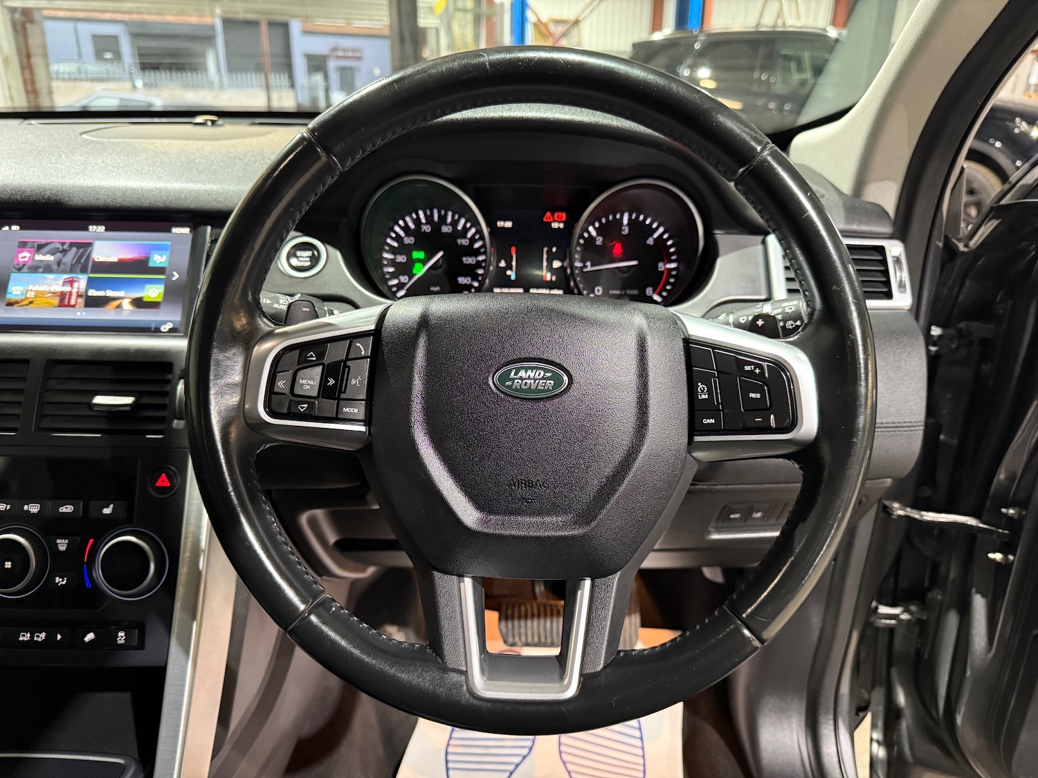 Used Land Rover Discovery Sport 2016 for sale - 77779450: Photo 30