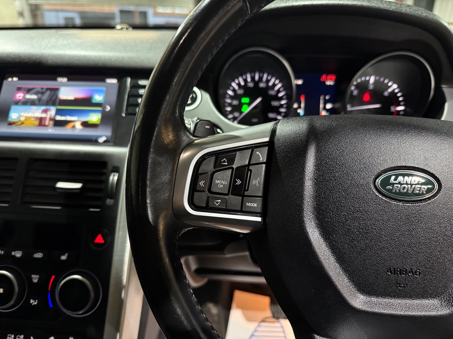 Used Land Rover Discovery Sport 2016 for sale - 77779450: Photo 31