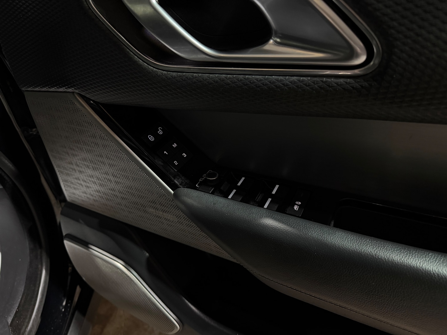 Used Land Rover Range Rover Velar for sale - 77256547: Photo 23