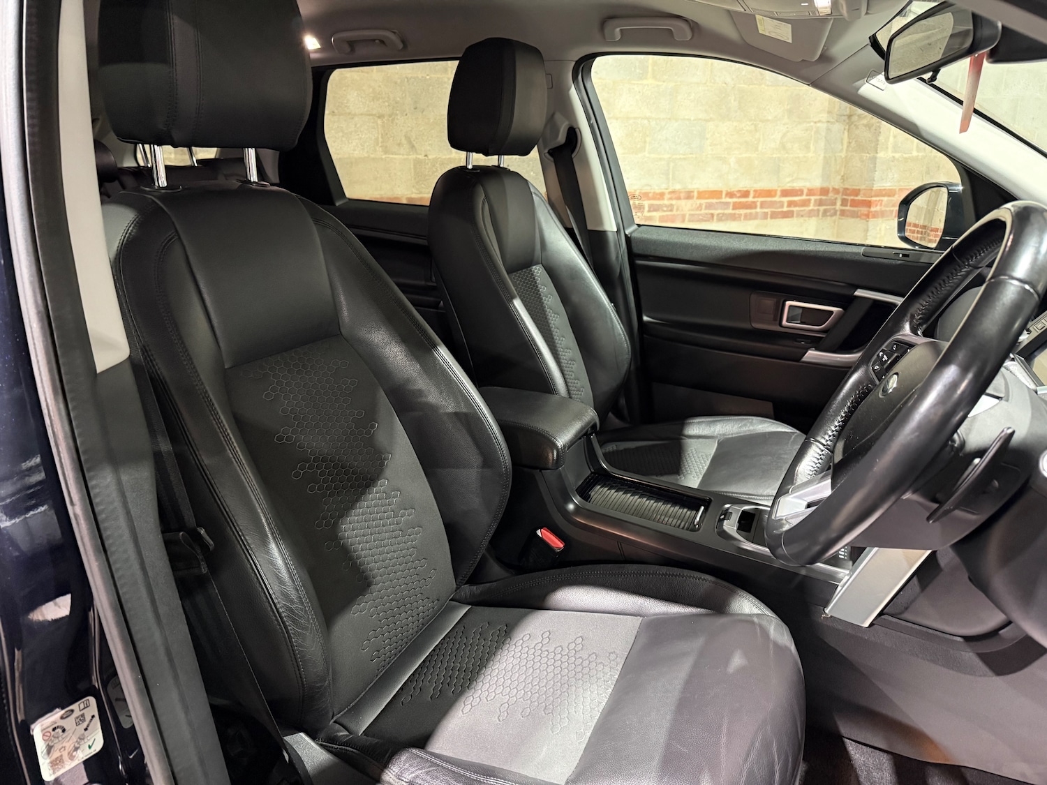 Used Land Rover Discovery Sport 2018 for sale - 77512730: Photo 25