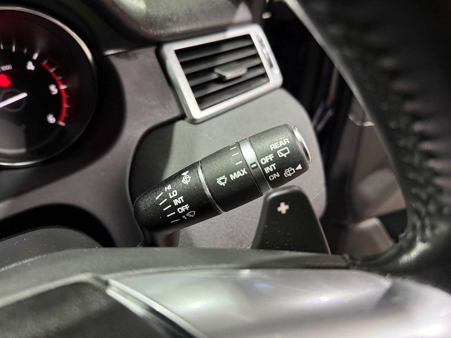 Used Land Rover Discovery Sport 2018 for sale - 77512730: Photo 31